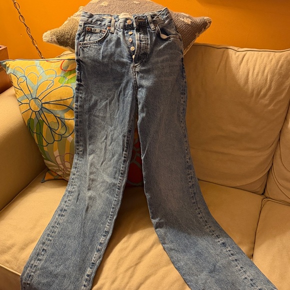 Classic Blue Denim Jeans from MNG - Picture 2 of 4